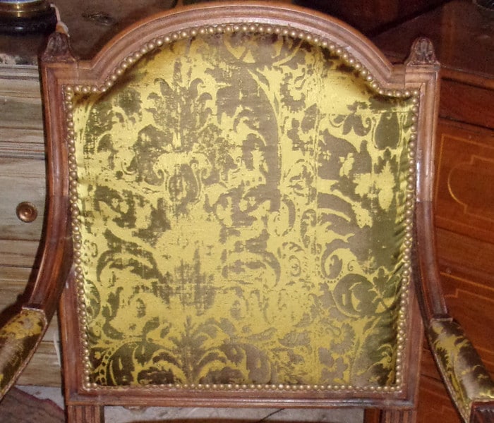 Tissu soyeux motif XVIIIeme siècle