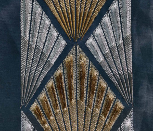 tissu art deco richement brodé