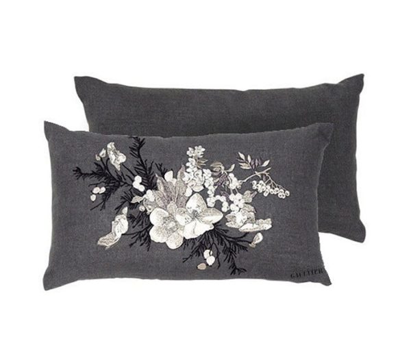 coussin enl in brodé de fleurs