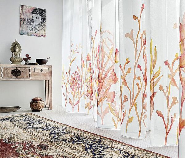 voilage polyester imprimé de motifs floraux