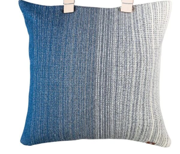 coussin en laine aux teintes dégradées