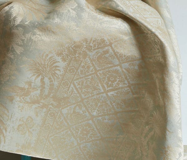 tissu jacquard avec motif de palmiers