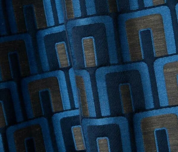 satin jacquard de coloris bleu