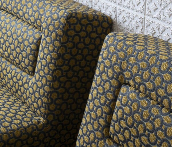 tissu jacquard constitué d'anneaux brisés